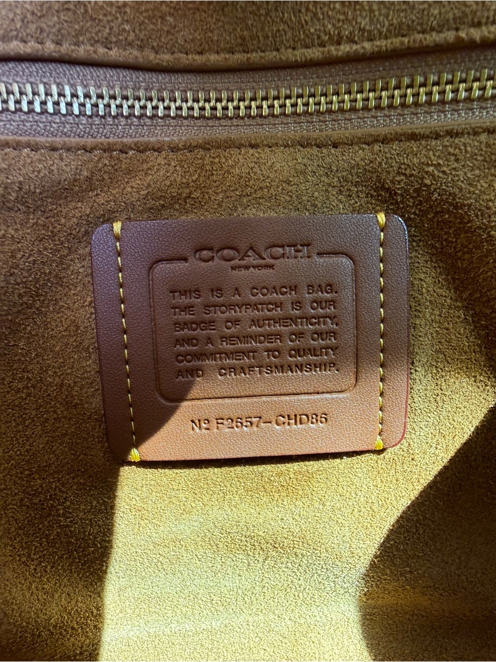 Coach Turnlock 22 Black NWT - Picture 8 of 11